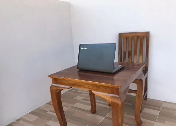 Oyo 92603 Lidya Homestay