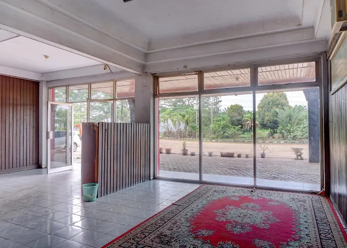 Oyo 92748 Hotel Tepian Batang Hari