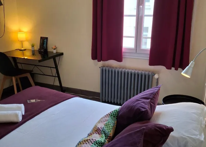 Logis Hotel Des Remparts - Saint-Lo