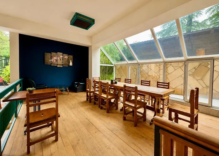 Golden Fleece Hotel