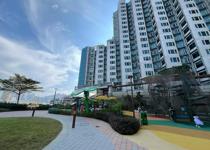 Kowloon Harbourfront Hotel