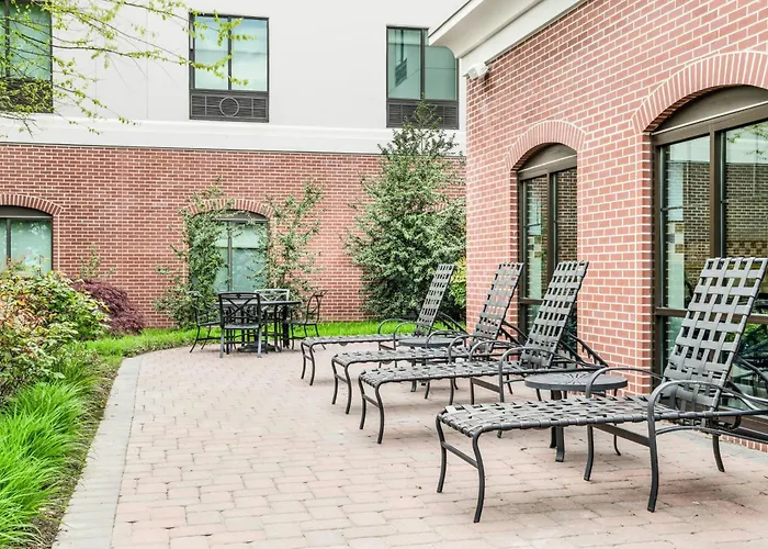 Holiday Inn Express & Suites Wilmington-Newark By Ihg