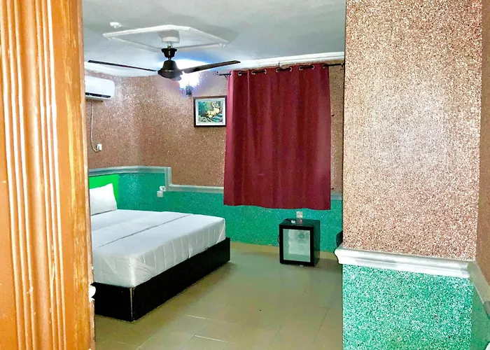 Double One Suites & Lodge
