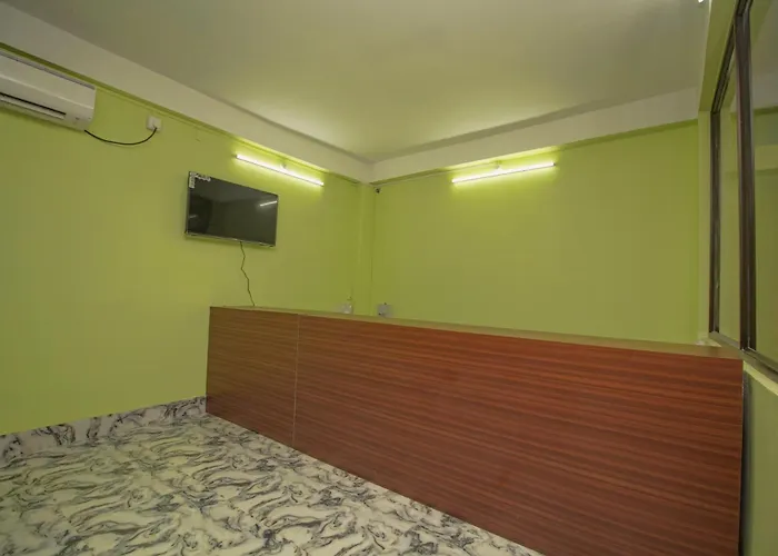 Collection O Relax Hotel