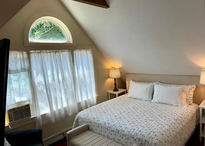 West Tisbury Inn