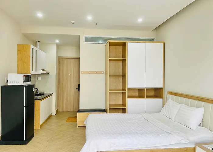 Midmost C22 Apartment