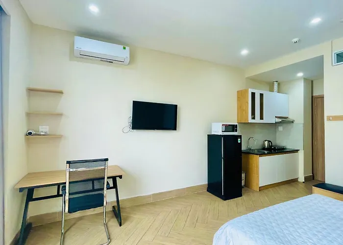Midmost C22 Apartment