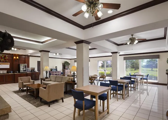 Crown Pointe Lodge; BW Signature Collection