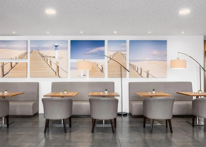 Eurostars Oasis Plaza