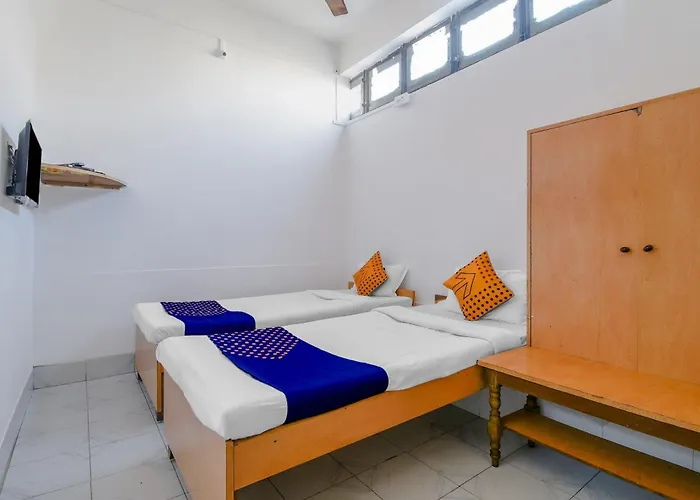 Oyo Flagship 71156 Hotel Jaybee'S