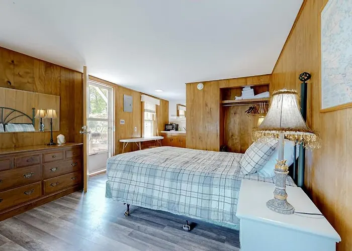 King Birch Lake Home, Unit 10
