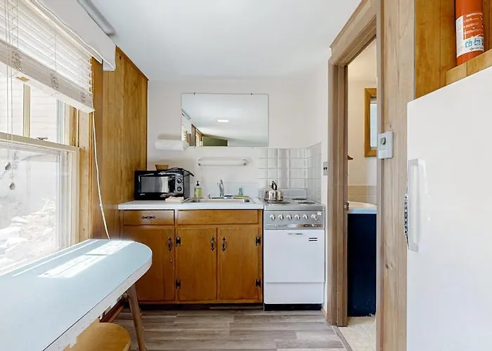 King Birch Lake Home, Unit 10