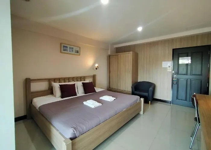 Home Place Lopburi Hotel