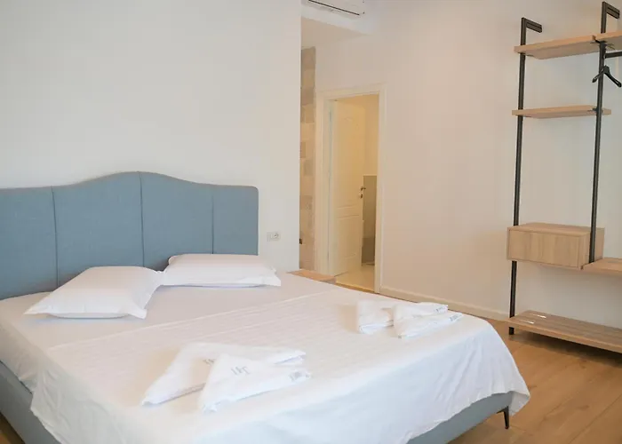 Trevi Hotel & Restorant, Shengjin