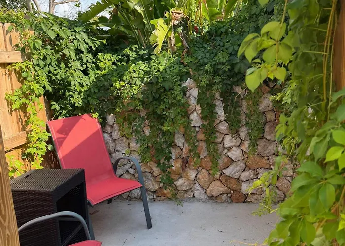 Cheerful Private Room 2 Miles Away From Sunny Isles Beach