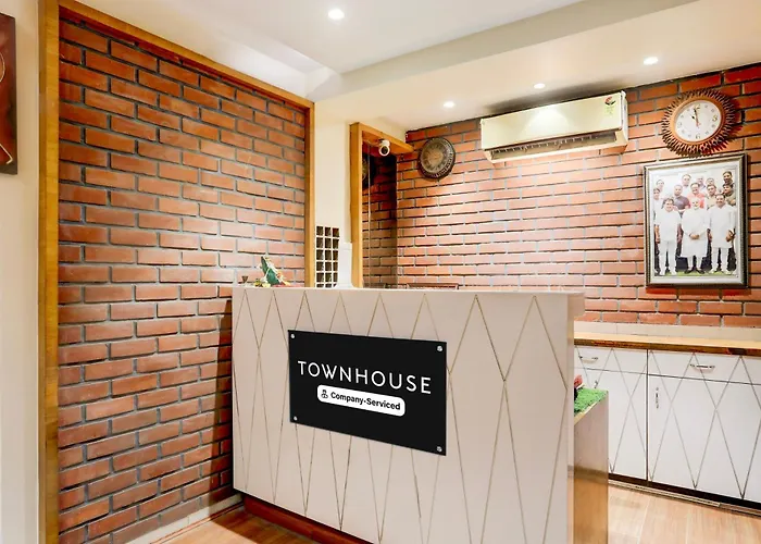 Townhouse Kadodra Formerly Jd Business Hotel