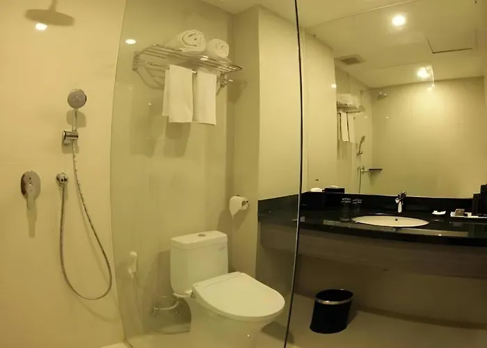 Pyramid Suites Hotel