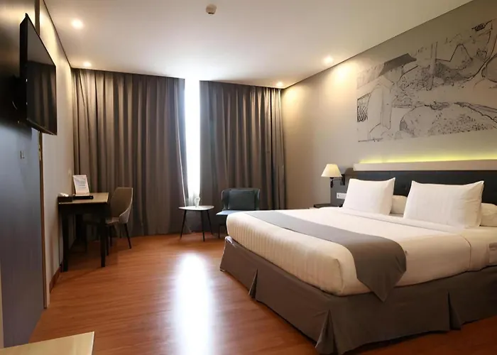 Pyramid Suites Hotel
