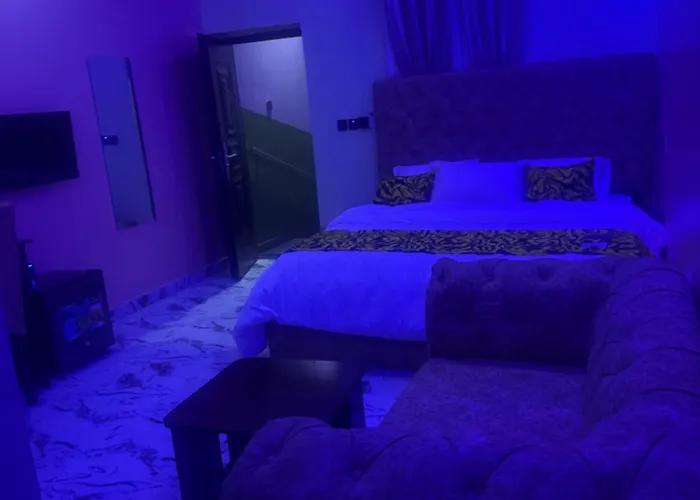 Unique Citylife Hotel