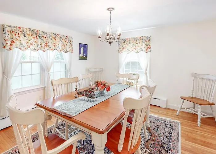 Falmouth Beachtown Getaway
