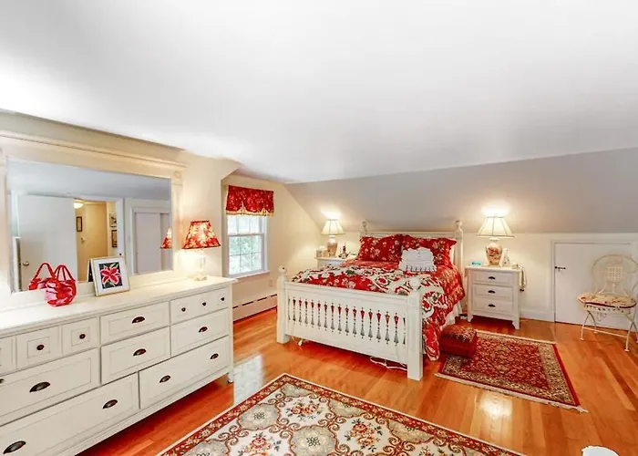 Falmouth Beachtown Getaway