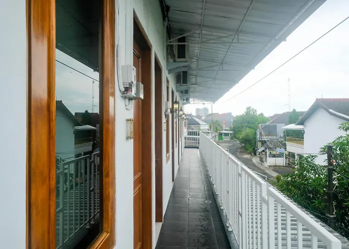 Reddoorz Near Simpang Lima Semarang