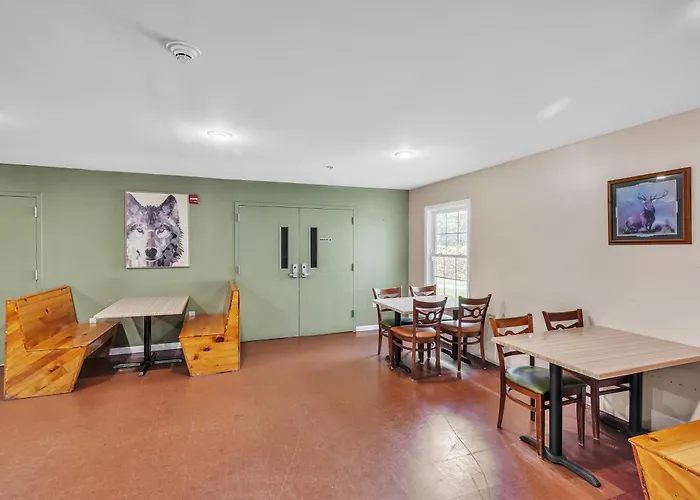 Green Goose Lodge