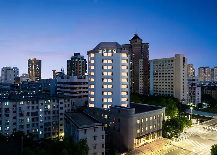 Atour Hotel Ningbo Railway Station Tianyige Moon Lake