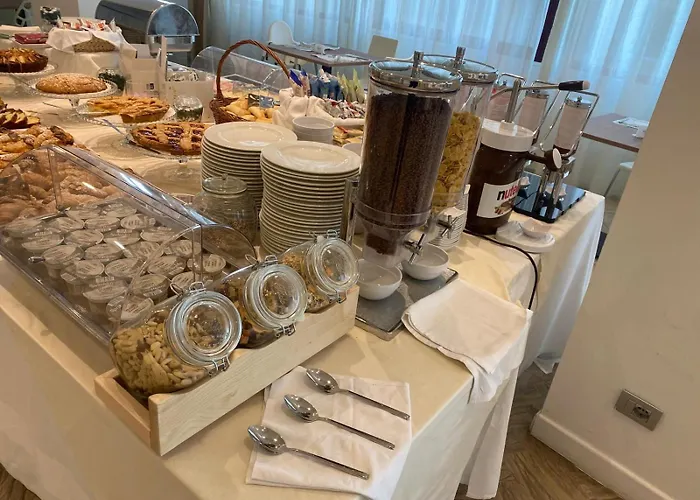 Hotel Caraibi - Breakfast Until 11-00&Dinner-Mirabilandia Partner