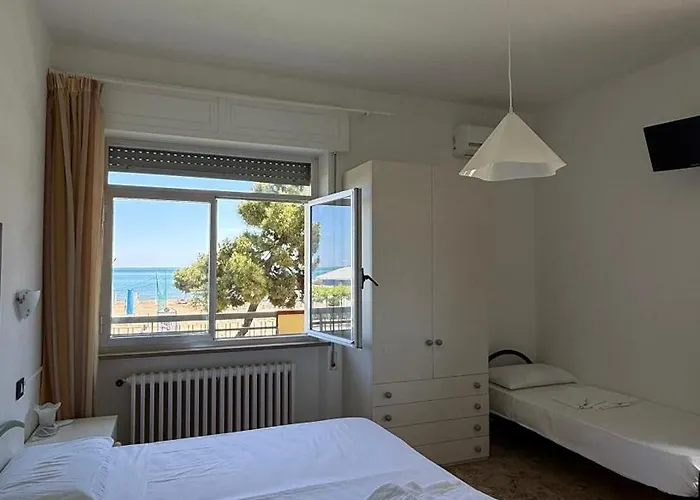 hotel cri cri - fronte spiaggia