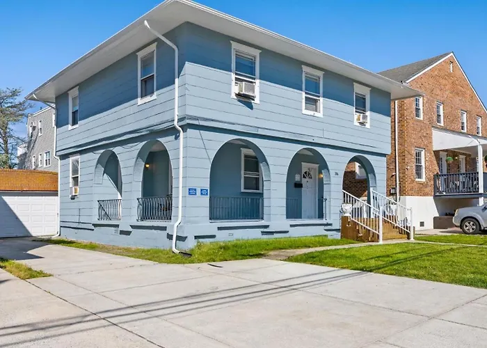 Cozy 1 Bedroom Apt - 3 Blocks To Beach - Sleeps 6