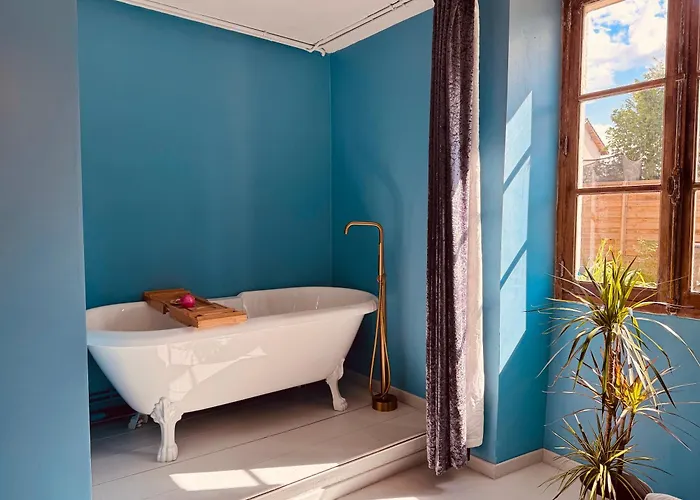 Suite Privee, Bain, Kitchenette, En Champagne