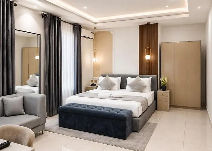 No 5 Hotel