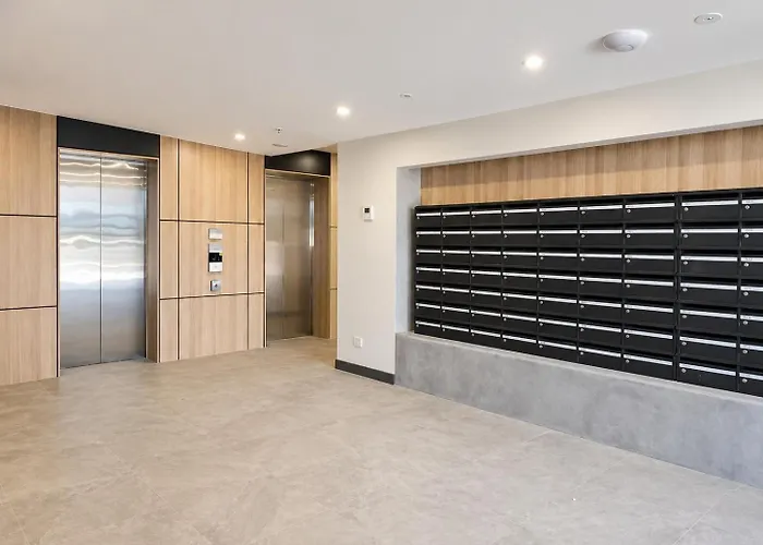Auburn Studio, Entire Studio With Ensuite Toilet And Kitchen