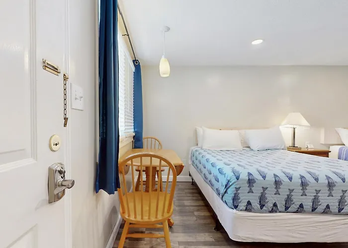 Quintessential Room By The Sea - Holiday House #M8