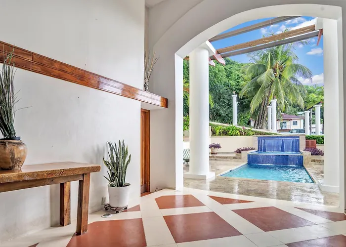 Sea Vue Luxury Vacation Condominiums