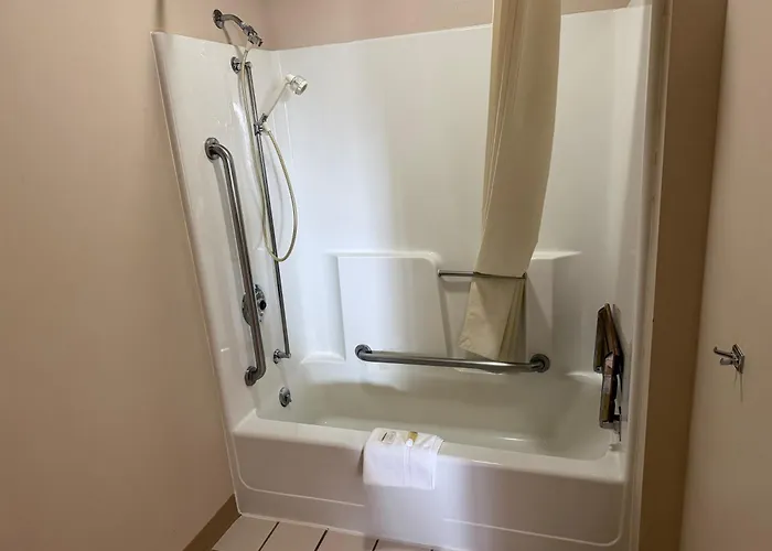 Dodgeville Inn & Suites