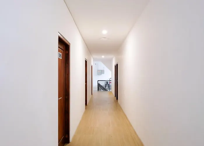 Urbanview Ant Living Near Jalan Slamet Riyadi Solo