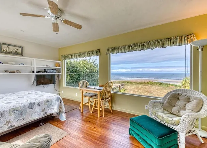 Dog-Friendly Oceanfront Home On A Bluff With Spectacular Views