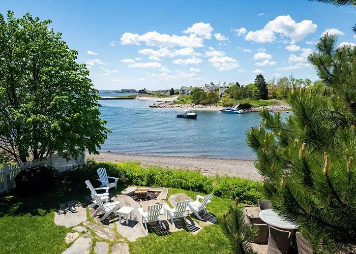 Ocean Pointe - 5 Bedroom 4 Bath Water Front Home