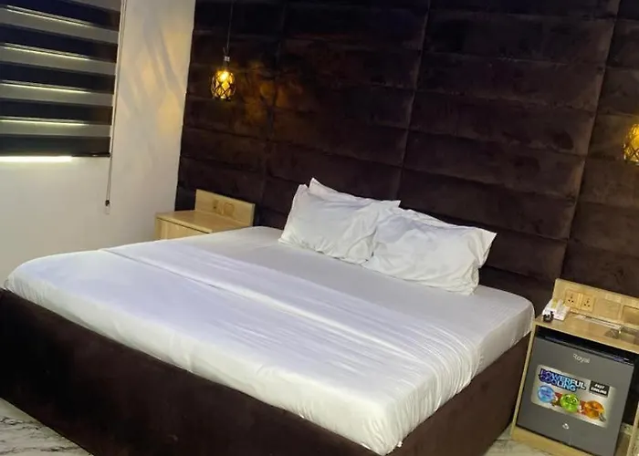 Havana Hotel And Suites