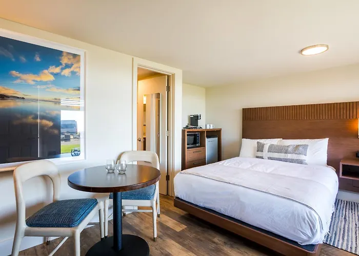Manzanita Oceanfront Inn