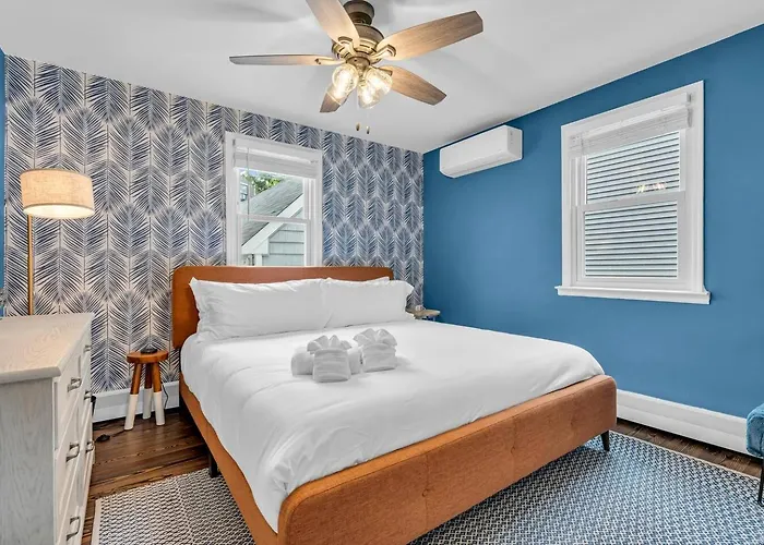 2Blocks 2Beach | Free Coffee | Linens+Towels | Ac