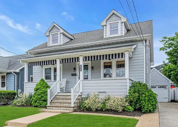 2Blocks 2Beach | Free Coffee | Linens+Towels | Ac