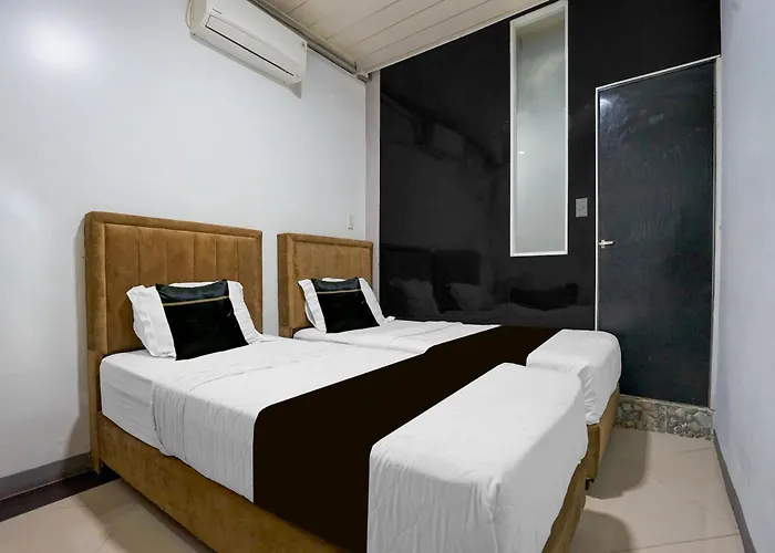 Townhouse Oak Near Tugu Simpang Lima Formerly Gm Inn Hotel