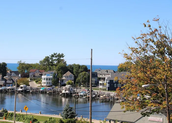 Luxury Dt Home Overlooking River With Views Of Lake Michigan