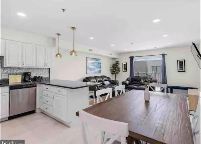 Modern Renovated Condo - 90 Steps To Beach - Ocmd