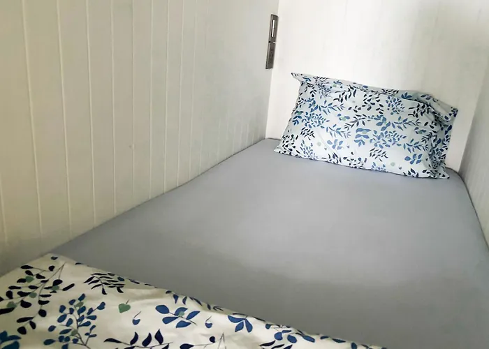 Easy Monday Pool Capsule Hotel - Old Town Bangkok