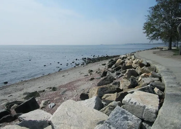 Small Cozy Stay Near Seaside Park