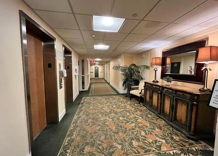 The Green Room - Poolview, Parking Spot, 24X7 Doorman At 1926 Historic Residence On Palm Beach Island
